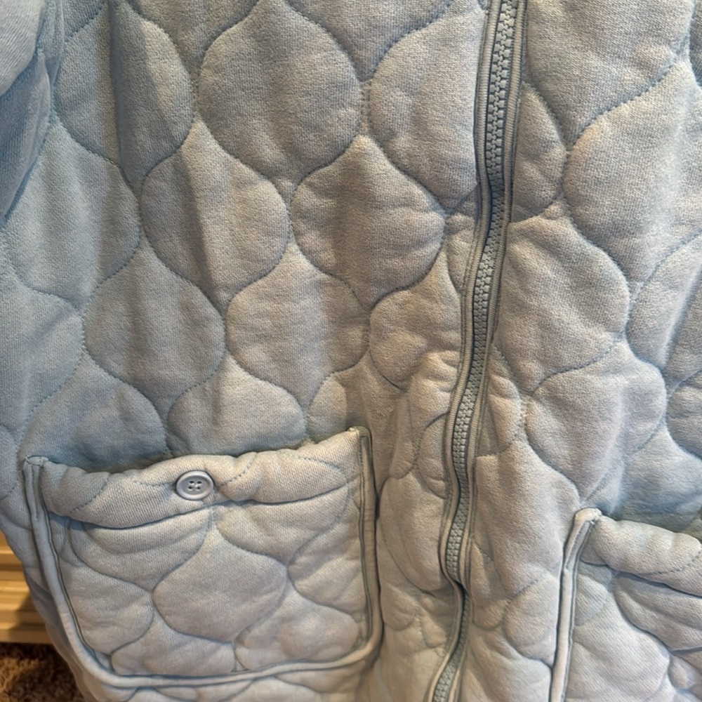 Beautiful quilt like jacket - Picture 2 of 4